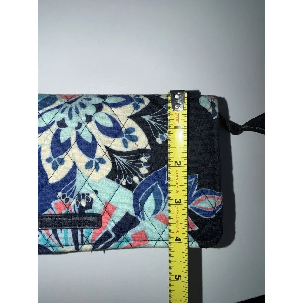 Vera Bradley Escapade Wristlet Lotus Flower Swirl Zip‎ Blue Wallet Passport F